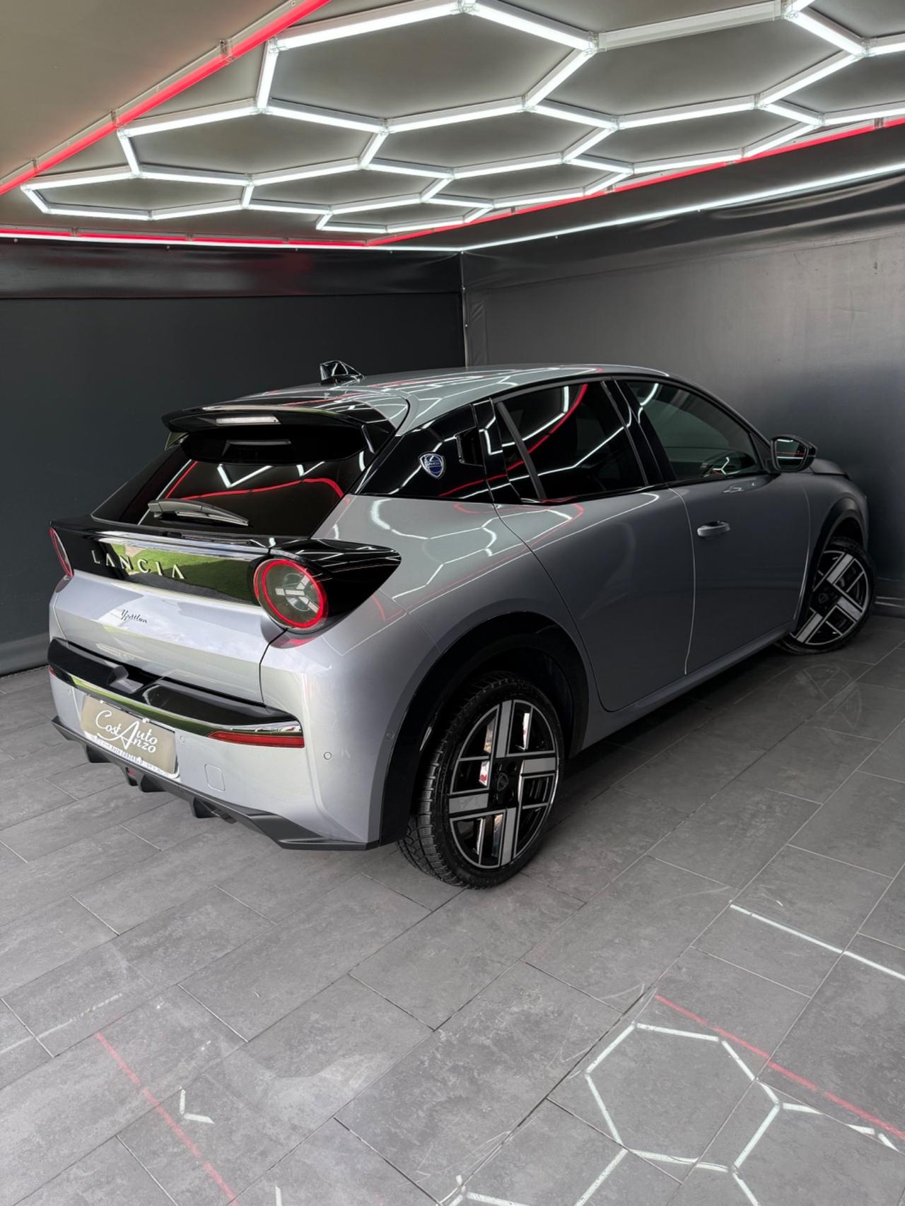 Lancia Ypsilon 1.2 Hybrid Edizione Cassina