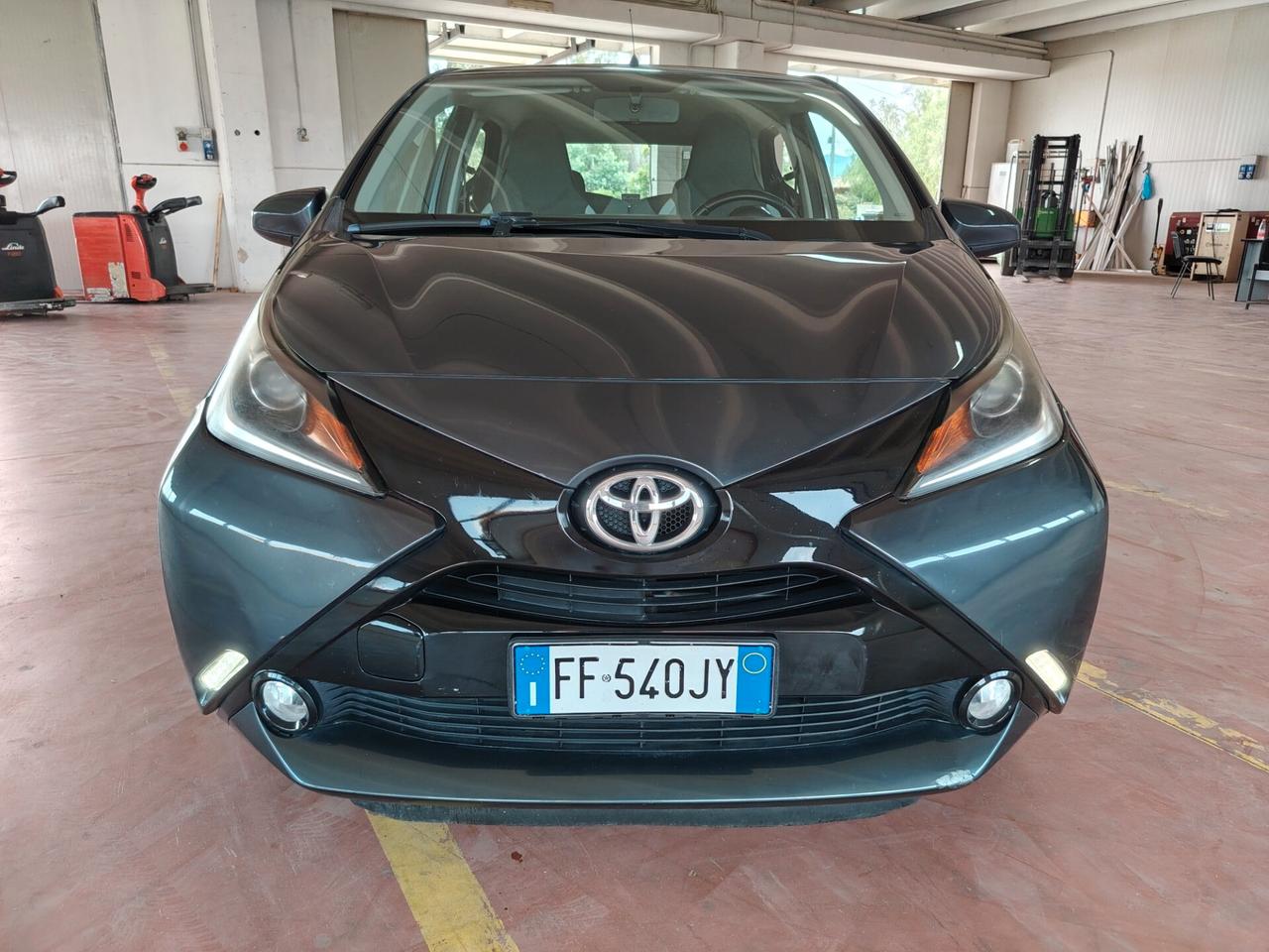 Toyota Aygo 1.0 VVT-i 69 CV 5 porte x-wave MMT