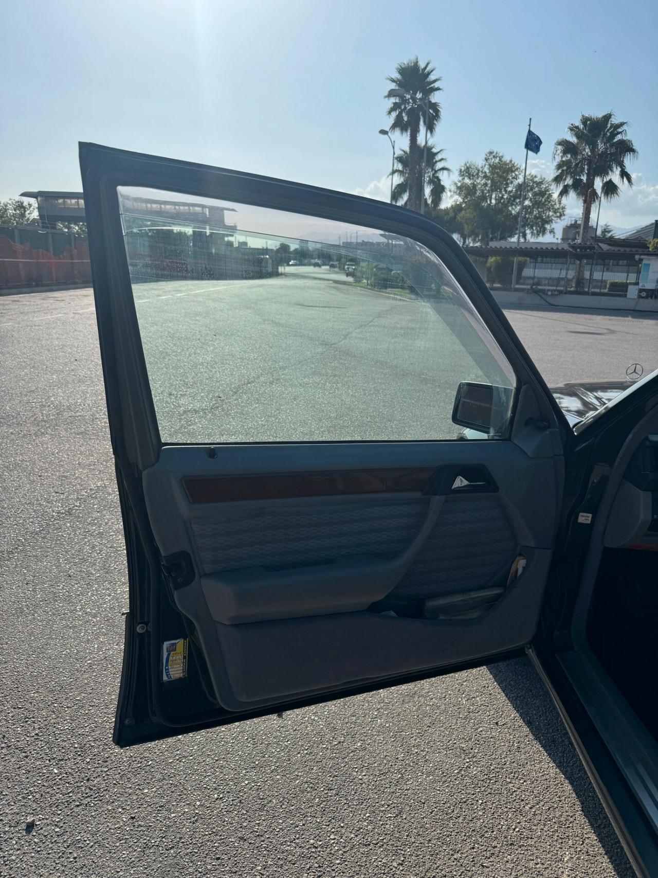 Mercedes-benz 200 D Targa oro 1990