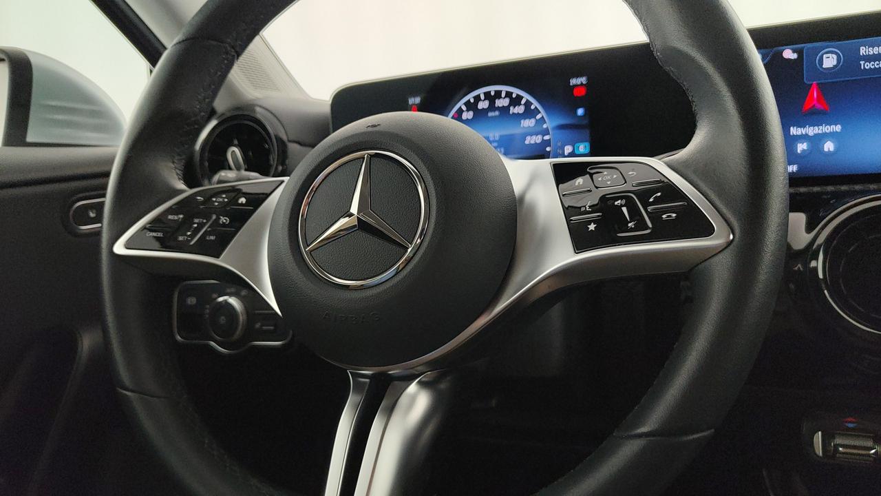 Mercedes-Benz A 180 d Advanced auto