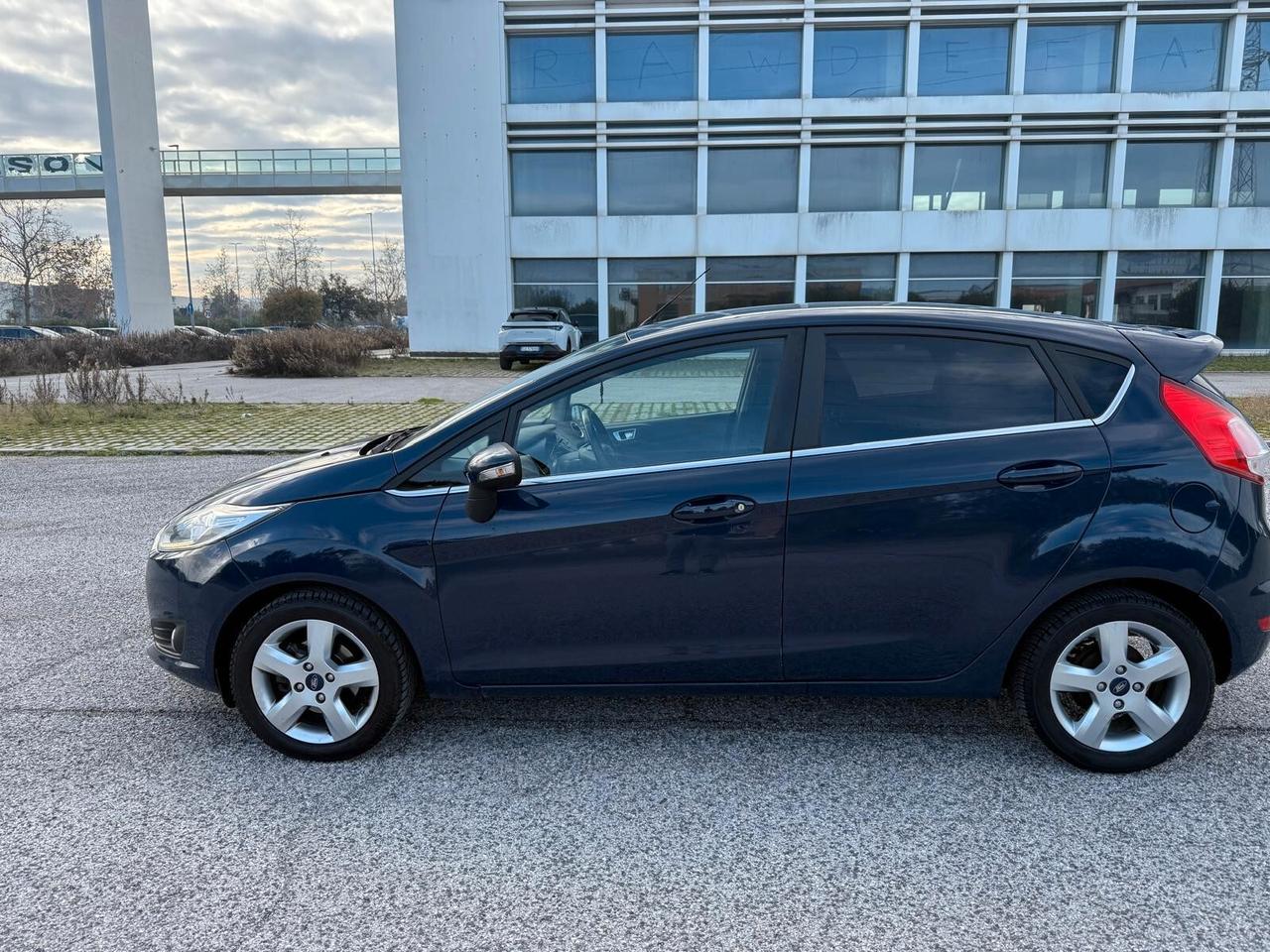 Ford Fiesta 1.4 5 porte Bz.- GPL Black & White Edition