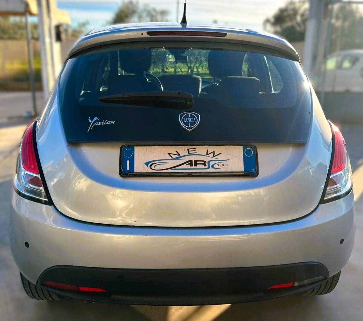 Lancia Ypsilon 1.2 69 CV Unyca