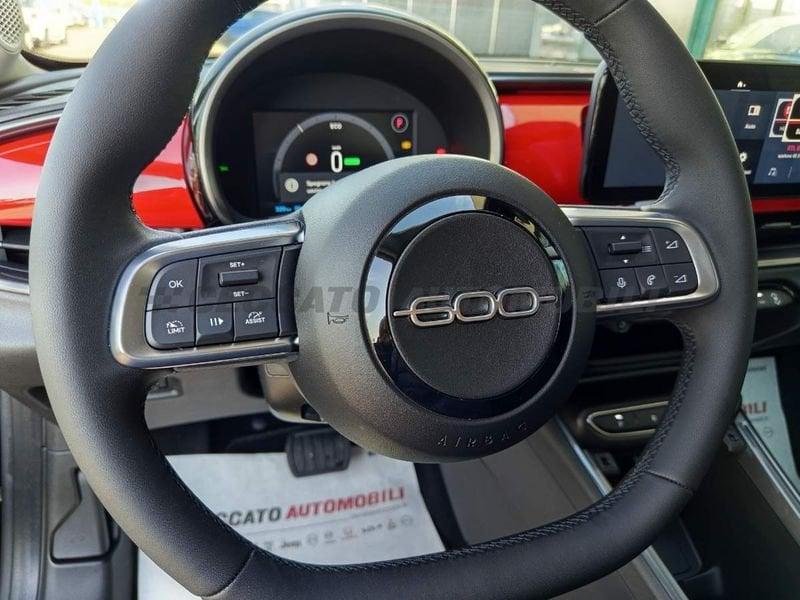 FIAT 600 600e - RED