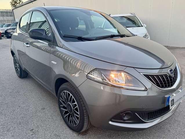 Lancia Ypsilon 1.0 FireFly 5 porte S&S Hybrid Platino