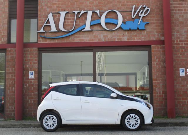 TOYOTA Aygo Connect 1.0 VVT-i 72CV 5 porte x-business