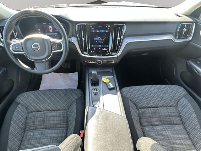 VOLVO V60 B4 (d) automatico Essential