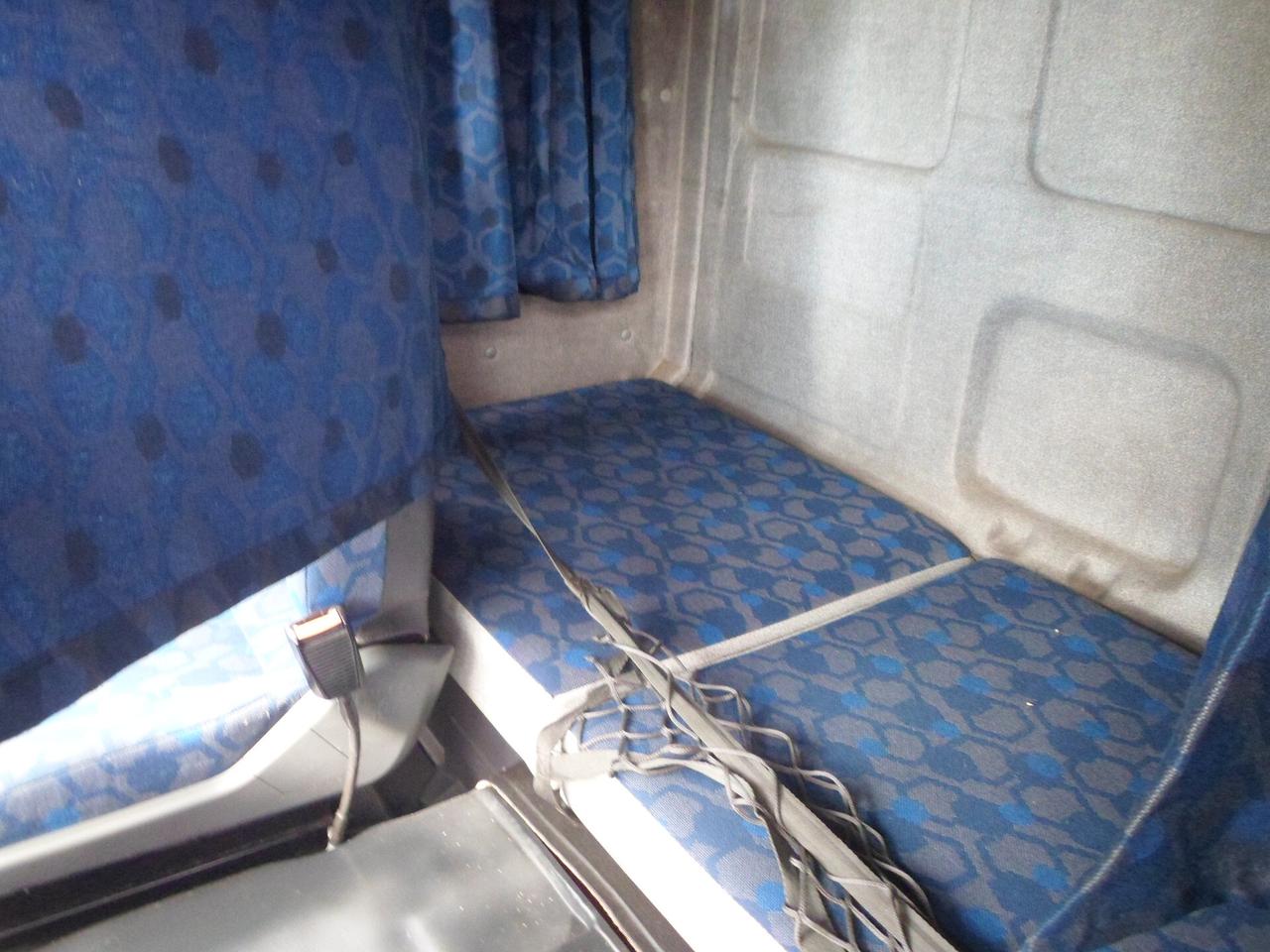 Iveco eurocargo 75e15 centina con pedana idraulica