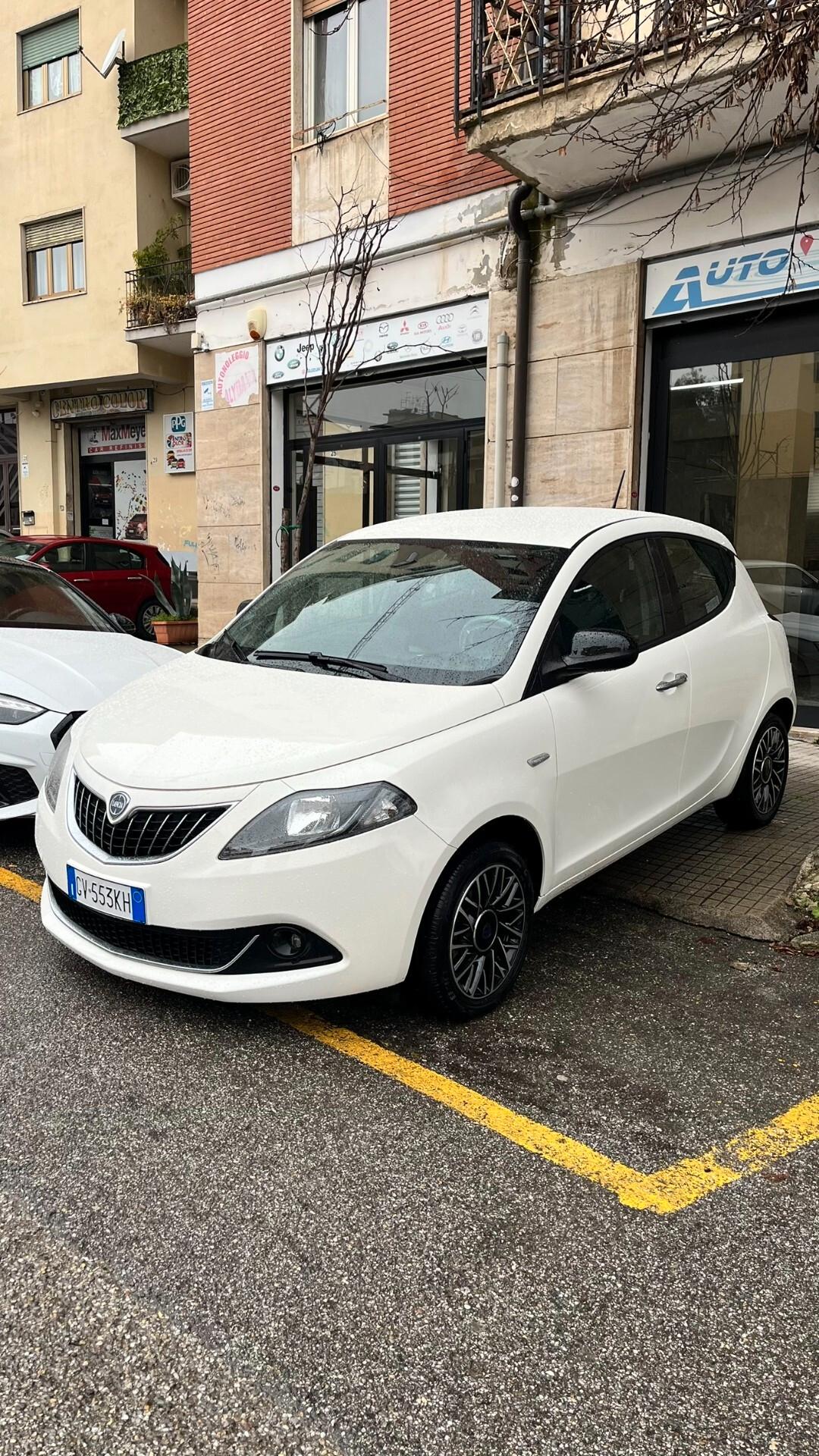 Lancia Ypsilon 1.0 2024 Platinum