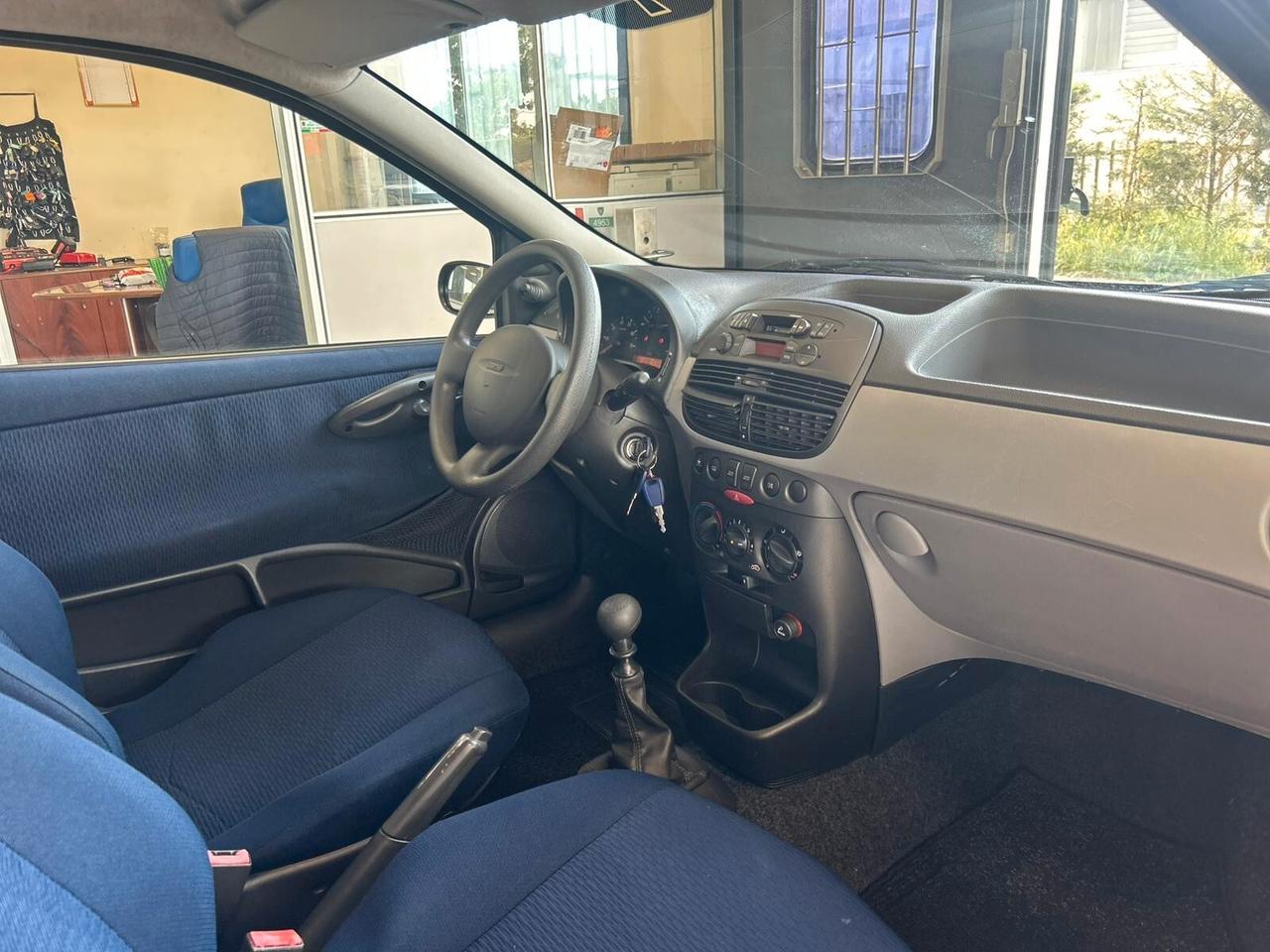 Fiat Punto 1.2i 16V soli 27000km