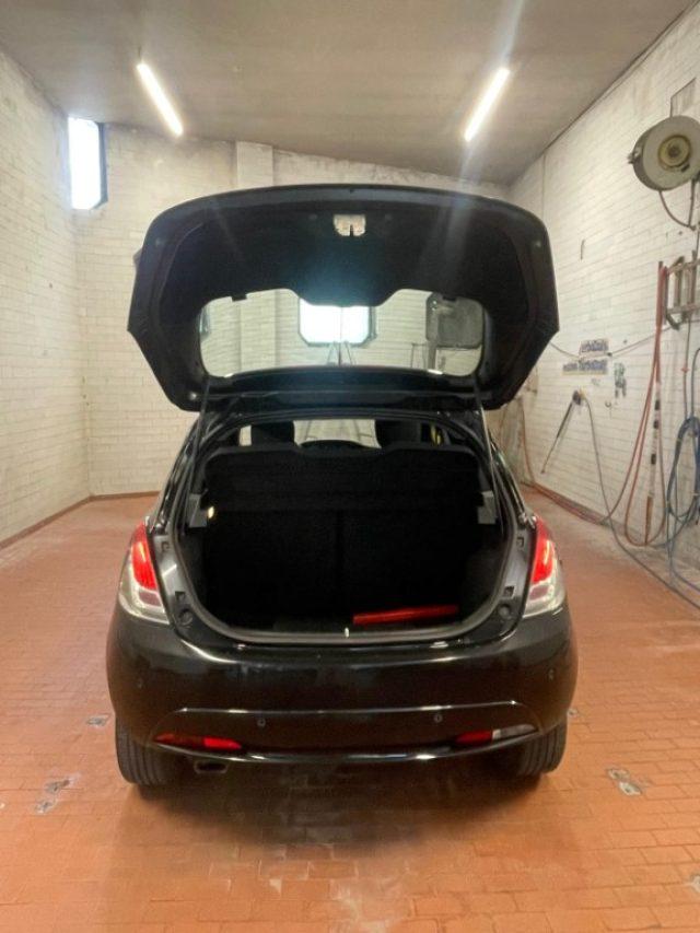 LANCIA Ypsilon 1.2 69 CV 5 porte Gold