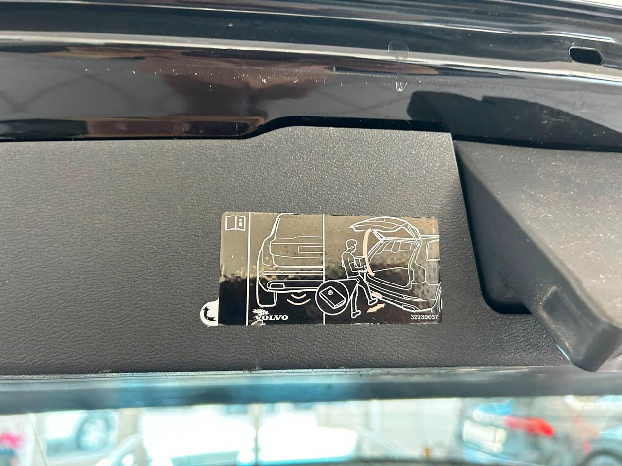 Volvo V60 D3 2.0D SOLO X RIVENDITORI 2019