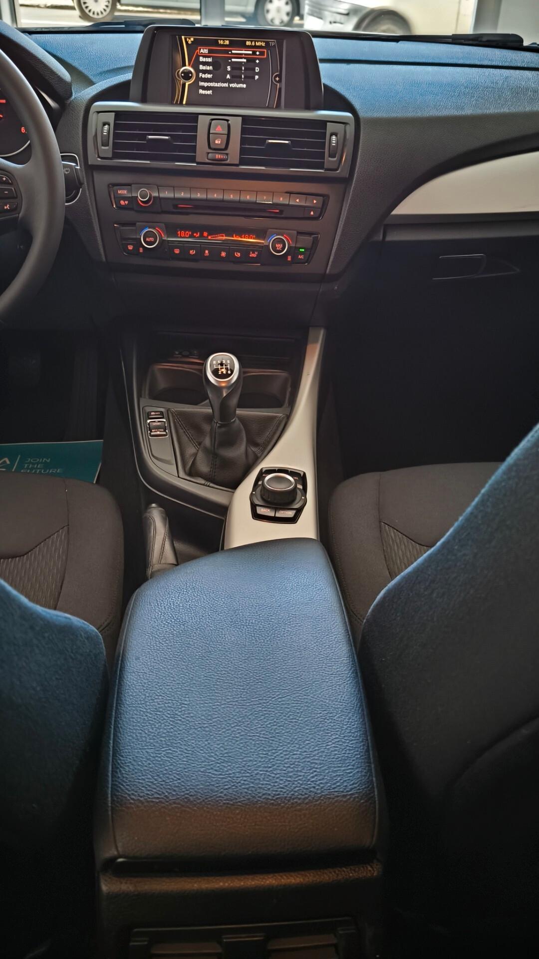 Bmw 116 116d 5p. Urban