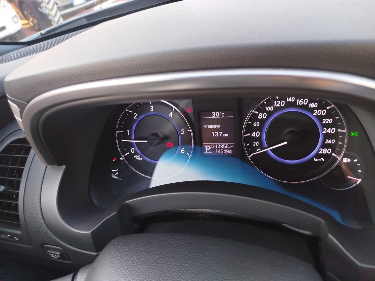 Infiniti QX70 3.0 diesel V6 AT S Premium