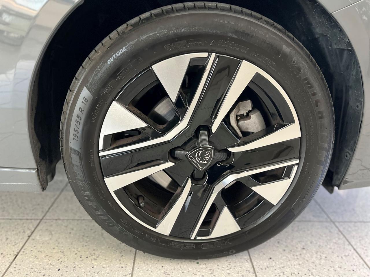 PEUGEOT 208 II 2023 208 1.2 puretech Allure s&s 100cv - COME NUOVA