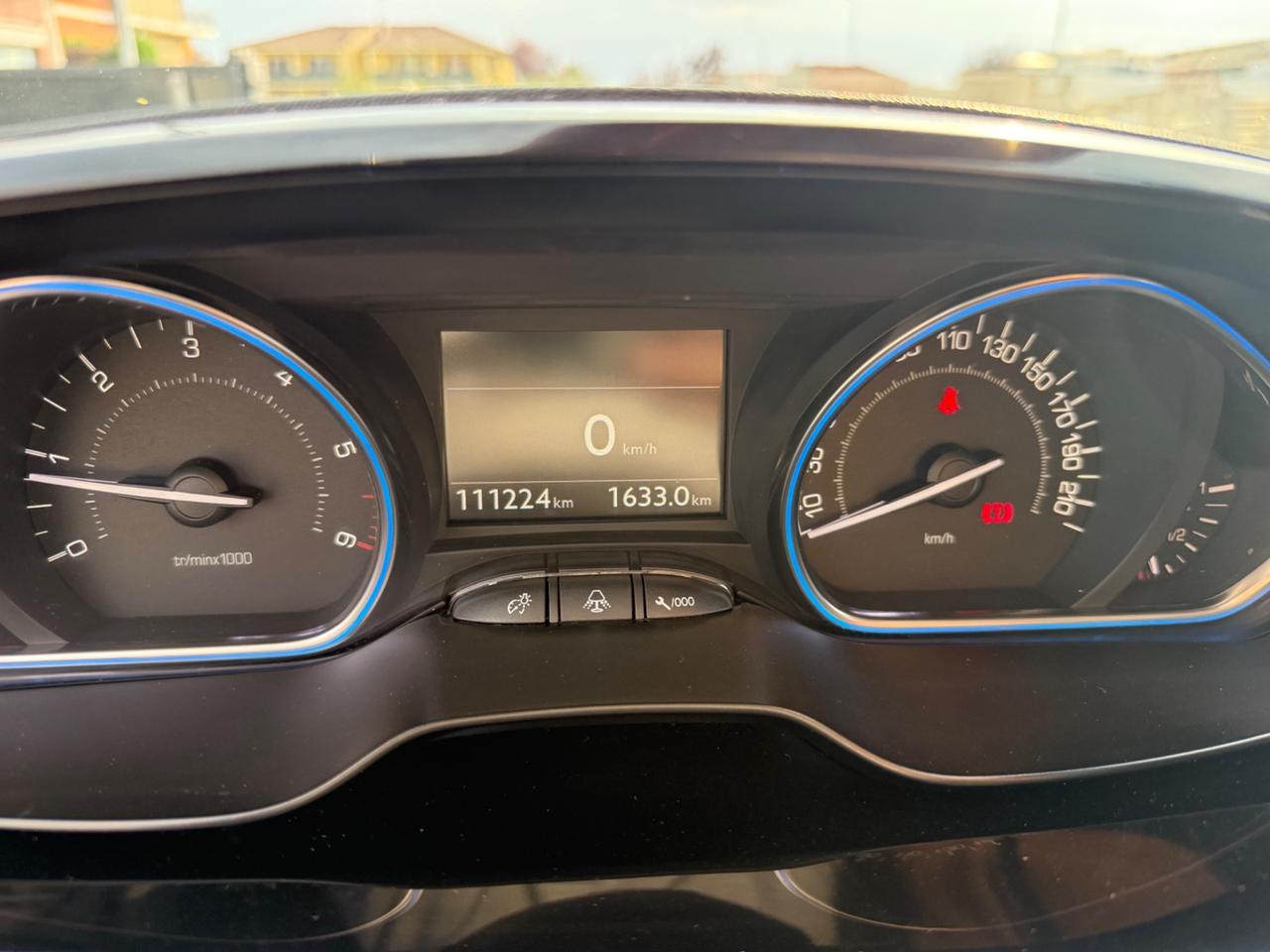 Peugeot 2008 BlueHDi 100 Allure OK NEOPATENTATI