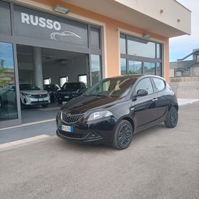 Lancia Ypsilon 1.0 FireFly 5 porte S&S Hybrid Silver