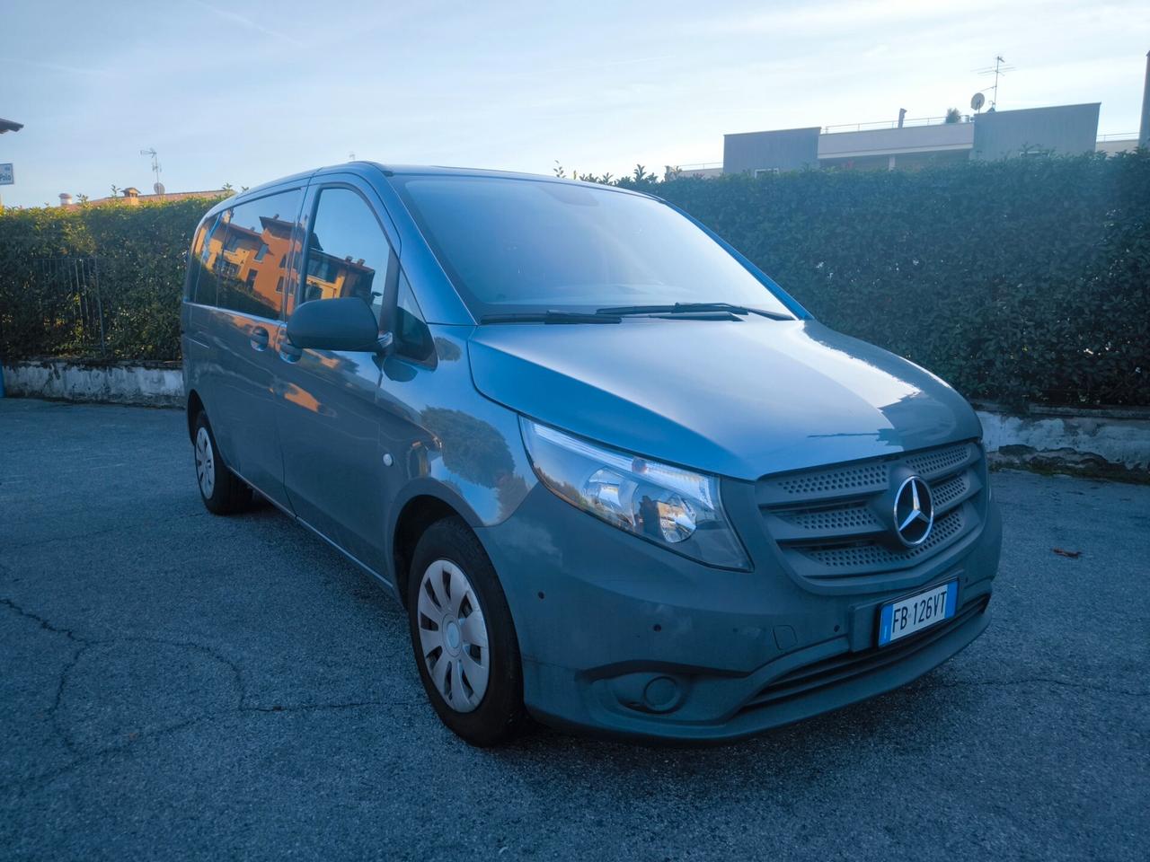 MERCEDES VITO 2,2 CDI MIXTO- AUTOMATICO- 5 POSTI- 114CV