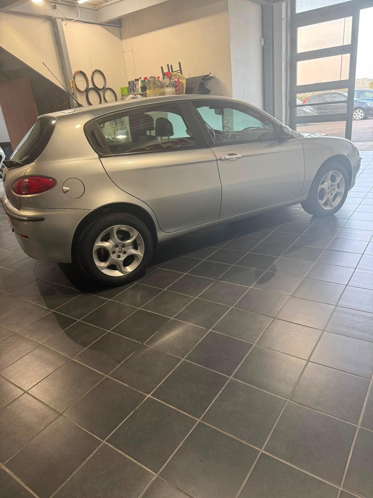 Alfa Romeo 147 1.9 JTD (116CV) NEOPATENTATI