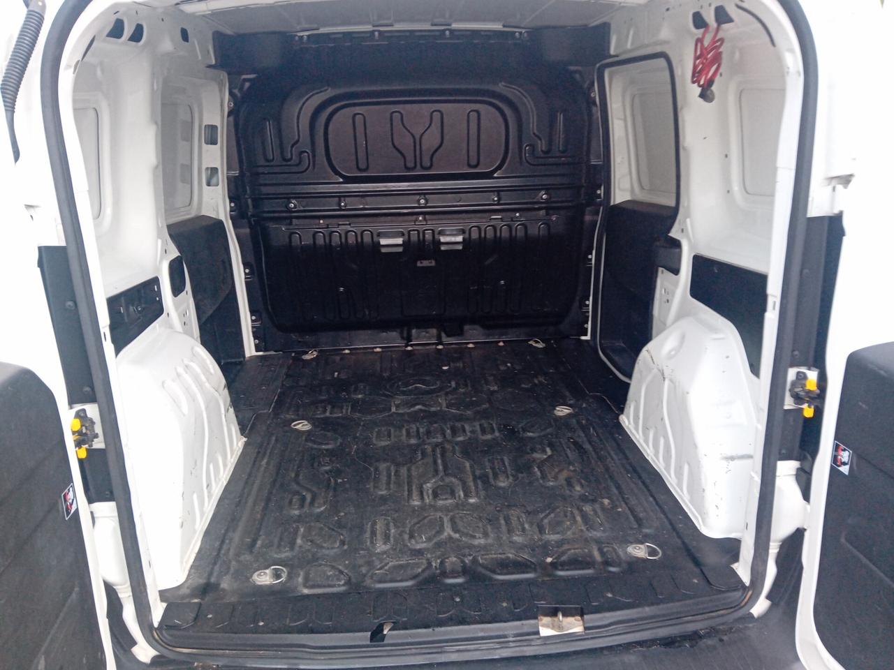 Fiat Doblò Cargo 1.6 MJT 105 cv - 3 Posti - 2020