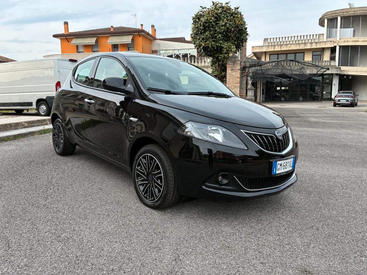 Lancia Ypsilon 1.0 FireFly 5 porte S&S Hybrid Gold
