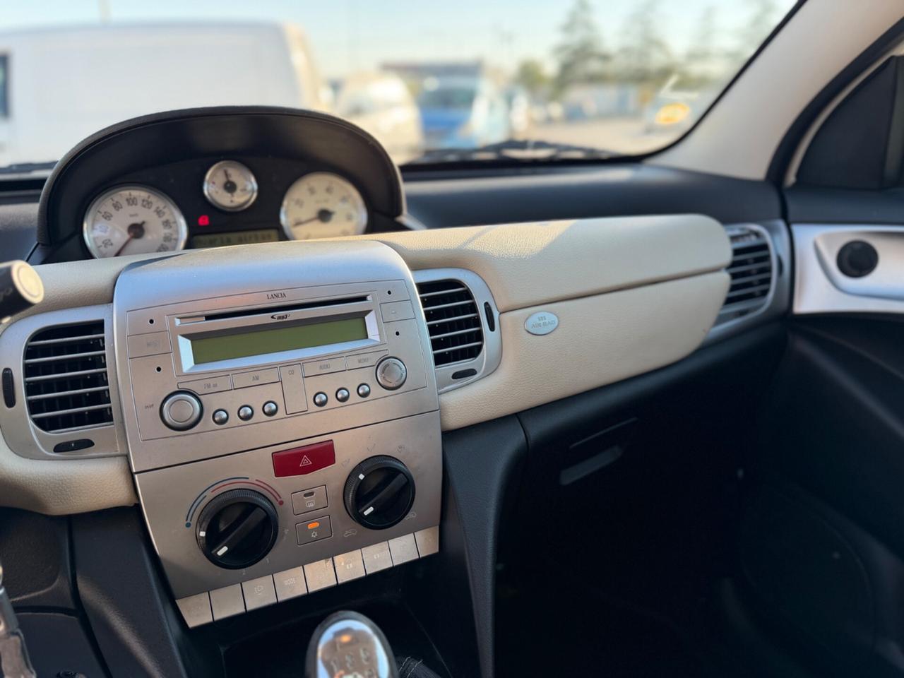 Lancia Ypsilon 1.2 Platino Bicolore