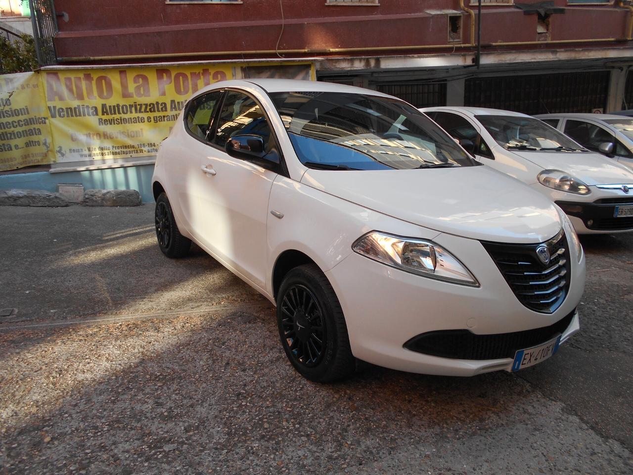 Lancia Ypsilon 0.9 TwinAir 85 CV 5 porte Metano Ecochic Elefantino