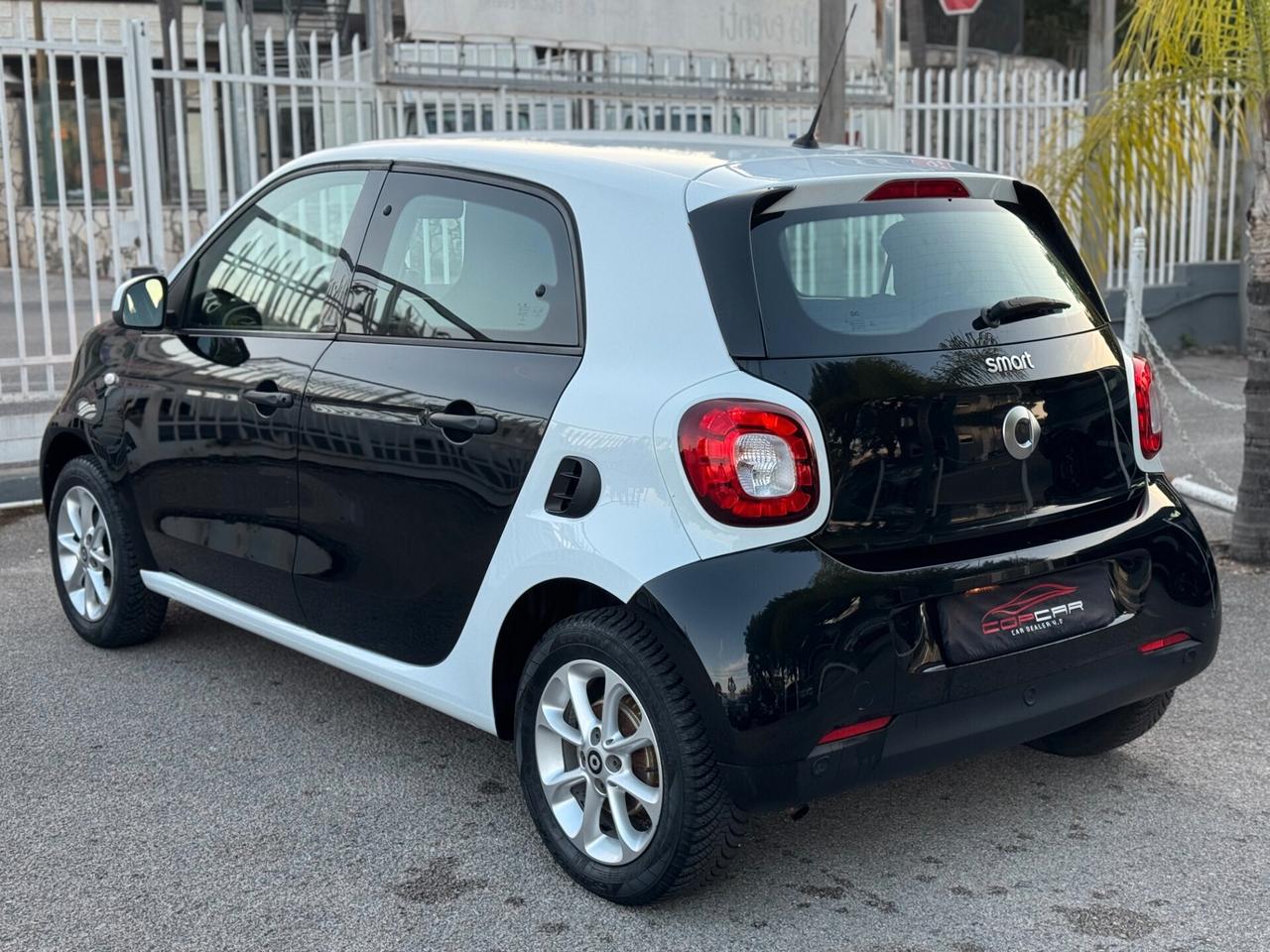 Smart ForFour 70 1.0 Passion 2018 LED