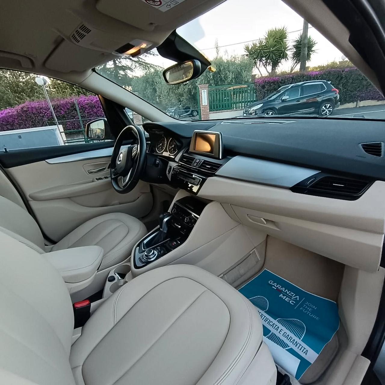 Bmw 2er Active Tourer 218d LUXURY