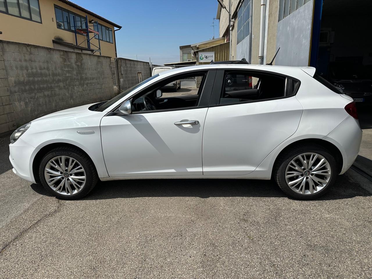 Alfa Romeo Giulietta 1.4 Turbo GPL NEOPATENTATI