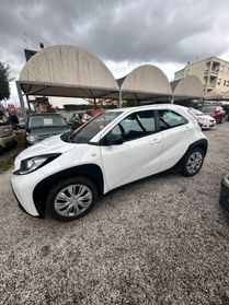 Toyota Aygo X 1.0 VVT-i 72 CV 5 porte Active CRUISE APPLE CAR PLAY MULTIFUNZIONE RE-CAMERA