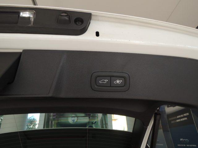 VOLVO XC40 B3 automatico Core