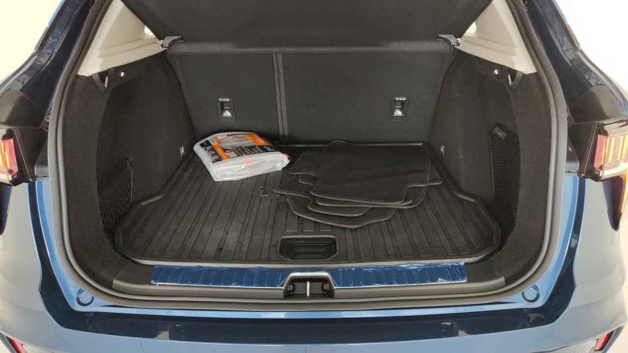 LYNK & CO 01 1.5 t hev auto