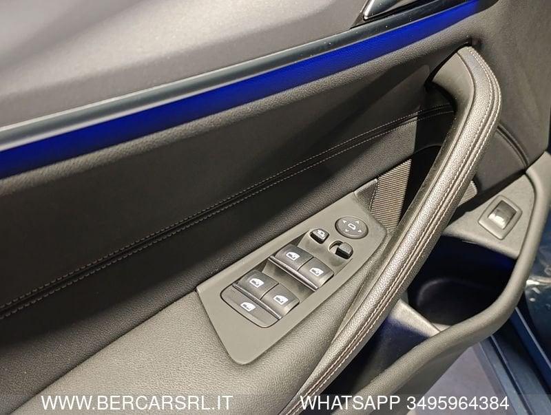 BMW Serie 5 520d 48V xDrive Business*LED*PACCHETTO LUCI*SEDILI IN PELLE*PDC*TELECAMERA*