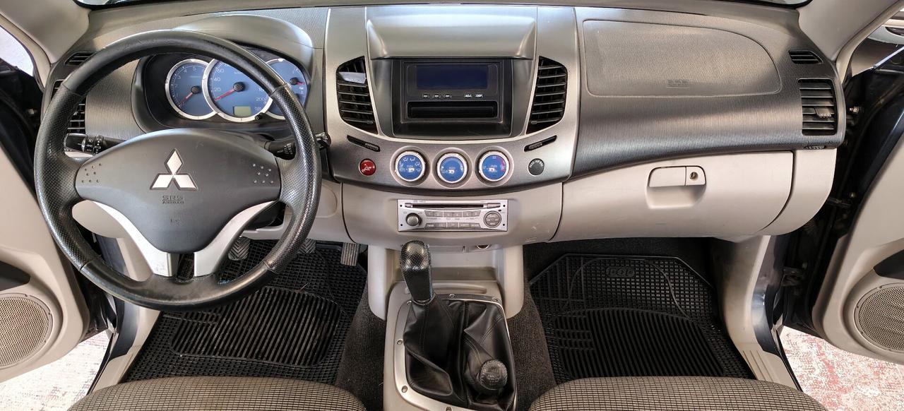 Mitsubishi L200 2.5 DI-D/167CV Double Cab Warrior
