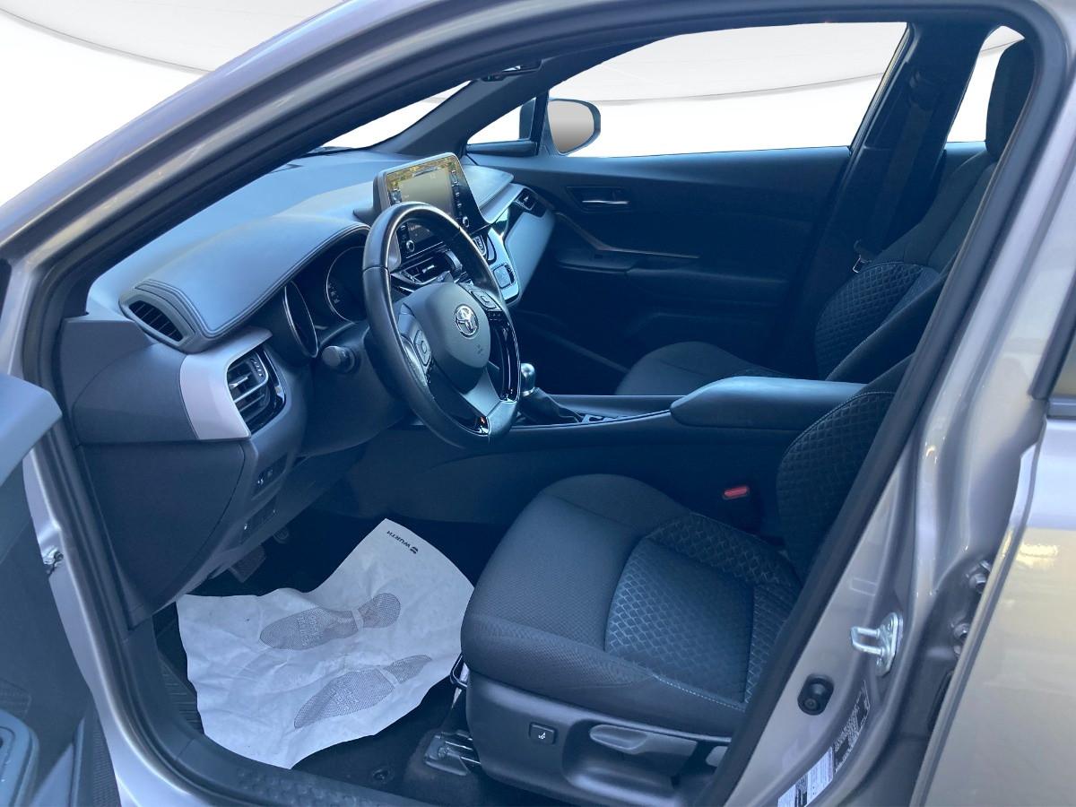 TOYOTA C-HR 1.8h Business e-cvt