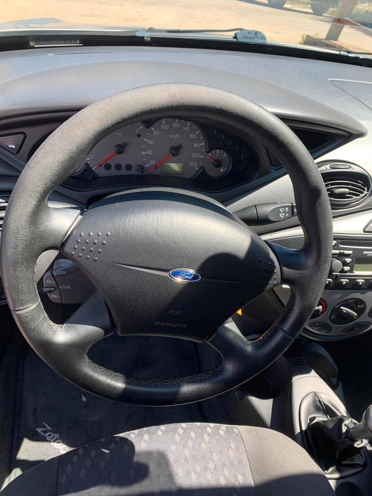 Ford Focus 1.8i 16V cat 5p.