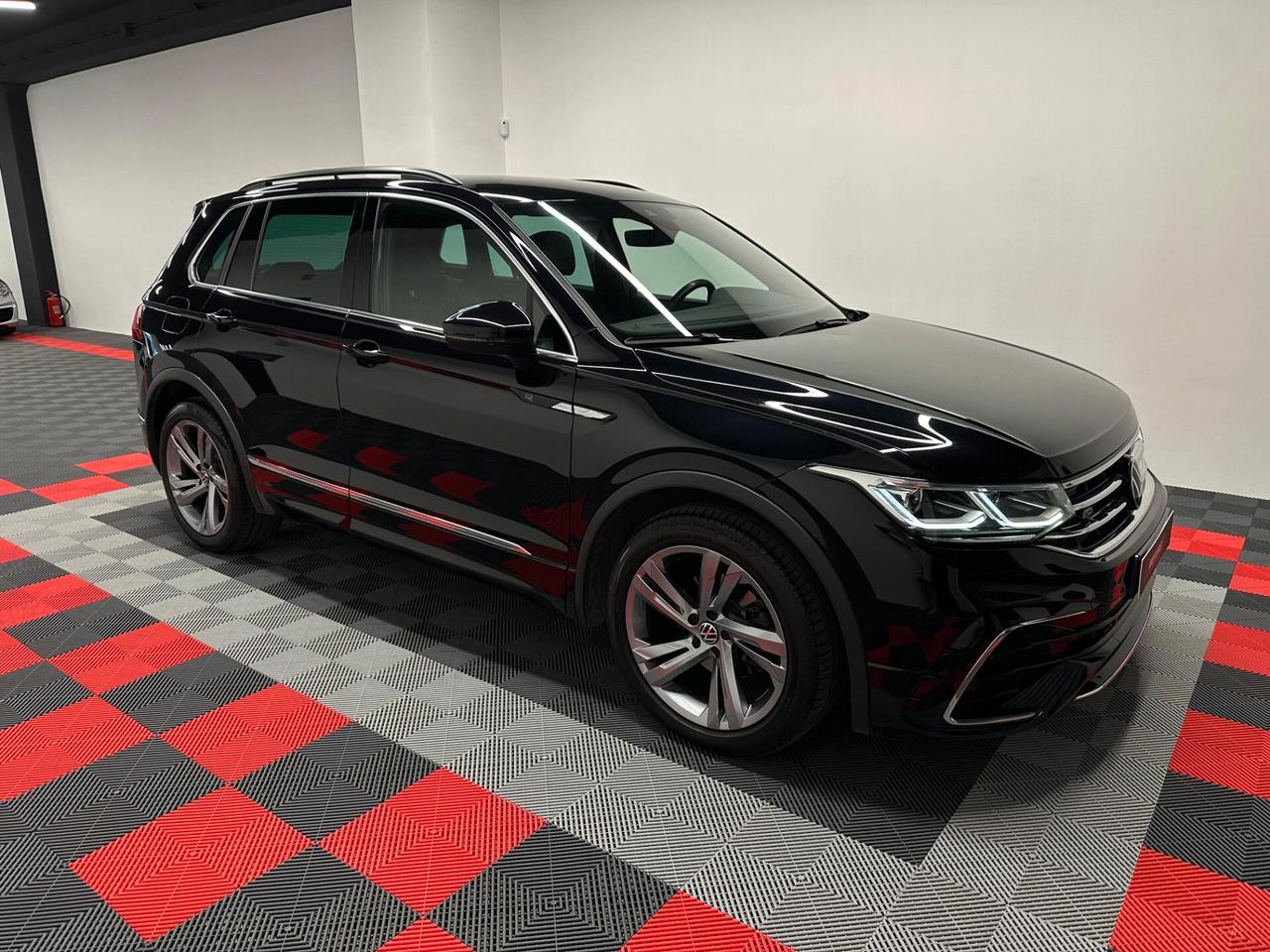 Volkswagen Tiguan 2.0 TDI 150 CV DSG R-Line