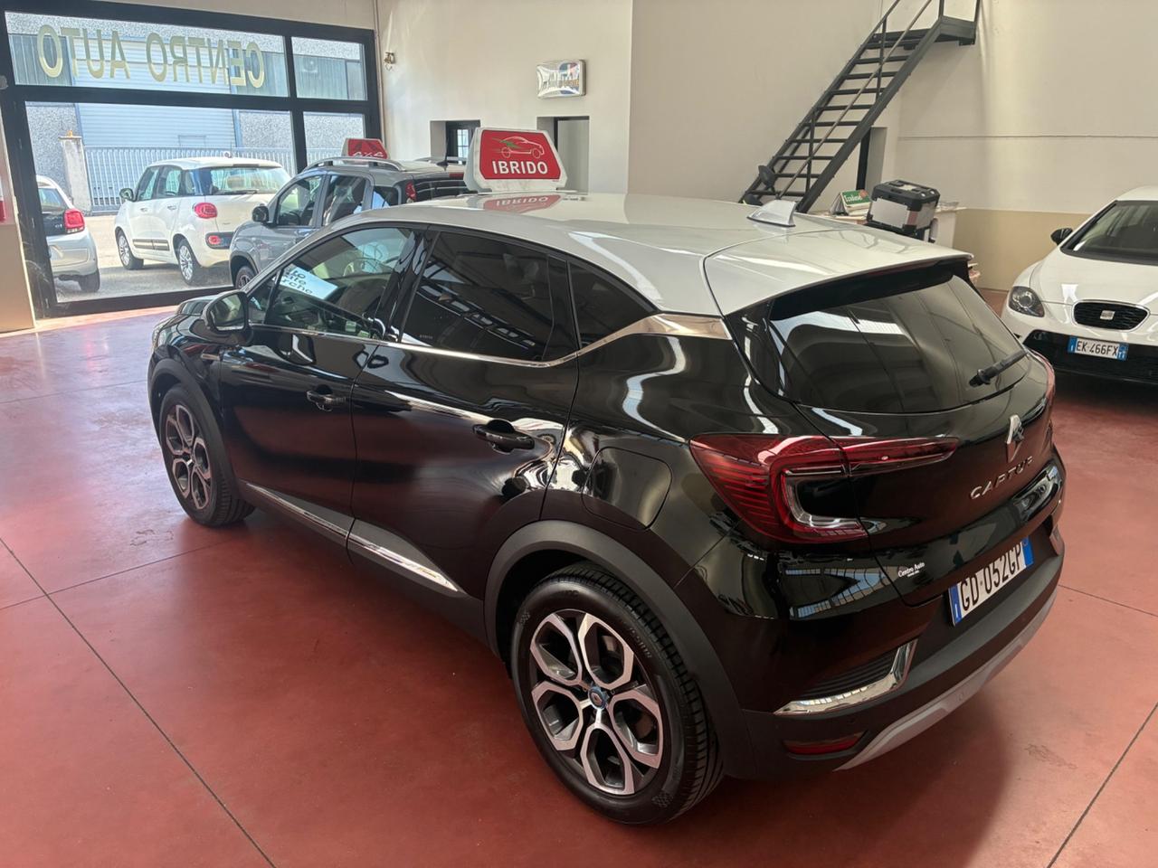 Renault Captur Plug-in Hybrid E-Tech 160 CV Initiale Paris