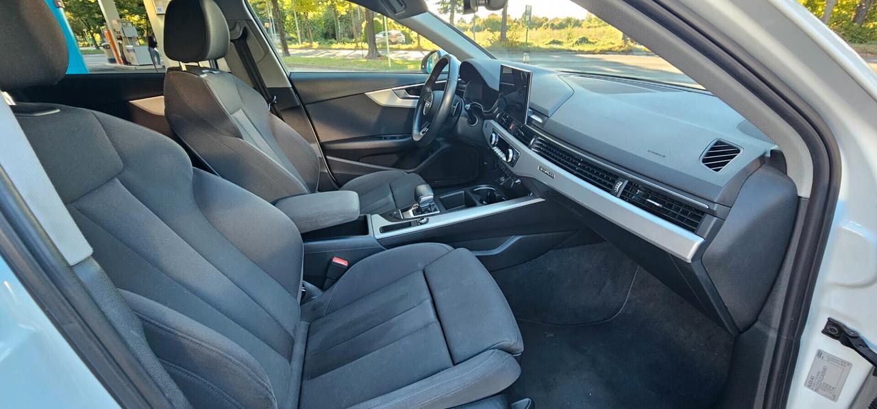 Audi A4 Avant 40 TDI quattro S tronic S Line