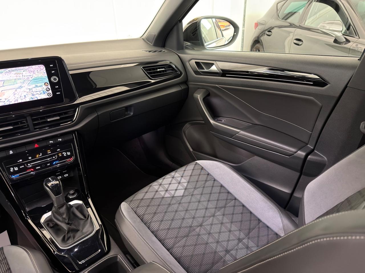 Volkswagen T-Roc 1.5 TSI ACT DSG R-Line