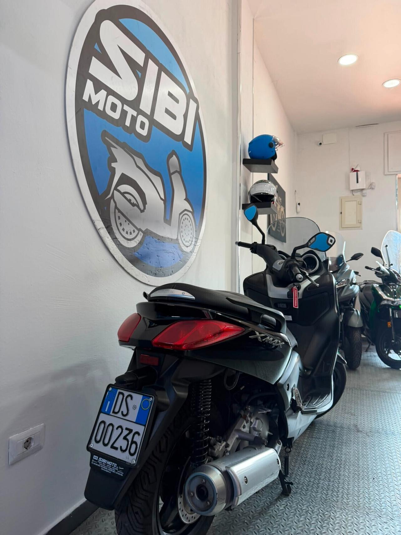 Yamaha X-Max 250