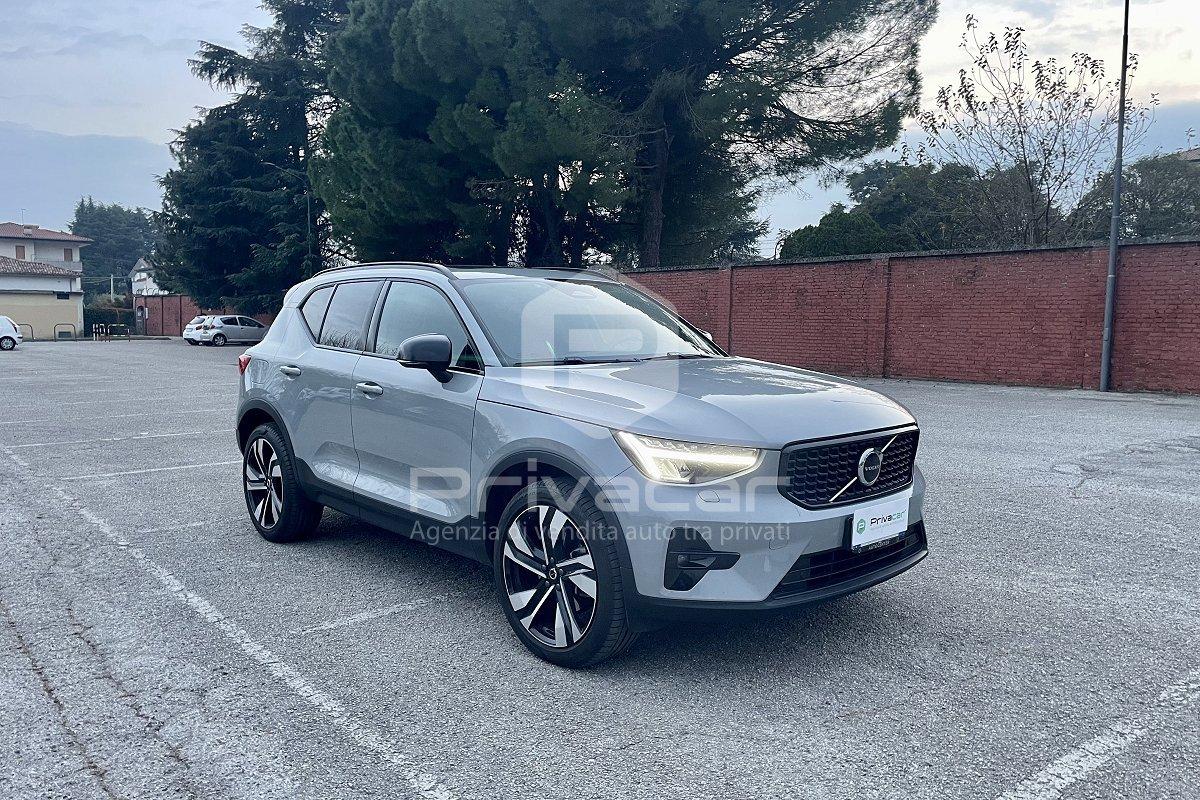 VOLVO XC40 B3 automatico Ultimate Dark