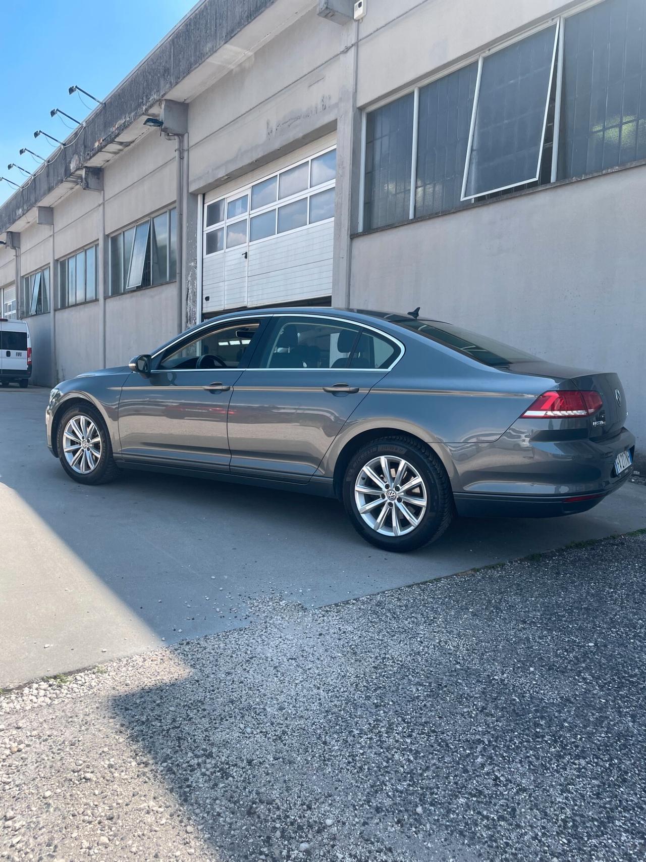 VOLKSWAGEN PASSAT VIII 2.0 TDI BLUEMOTION TECHNOLOGY BUSINESS 150 CV – ANNO 2015