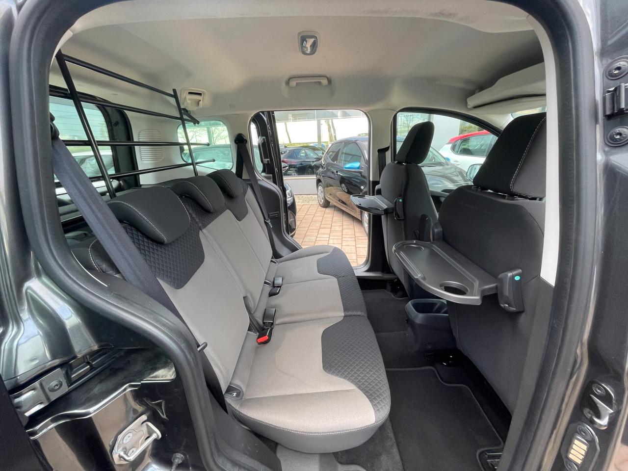 FORD Tourneo Courier 1.5 tdci 75cv titanium E5