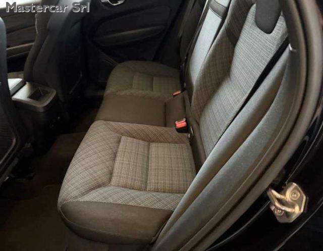 VOLVO XC60 XC60 II 2022 2.0 b4 Momentum Pro auto - GG102RJ