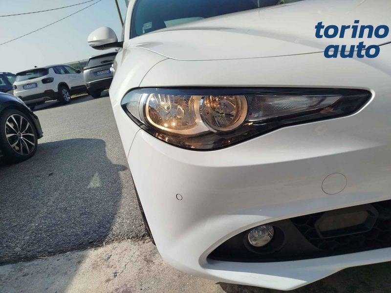 Alfa Romeo Giulia 2.2 Turbo AT8 150CV Business