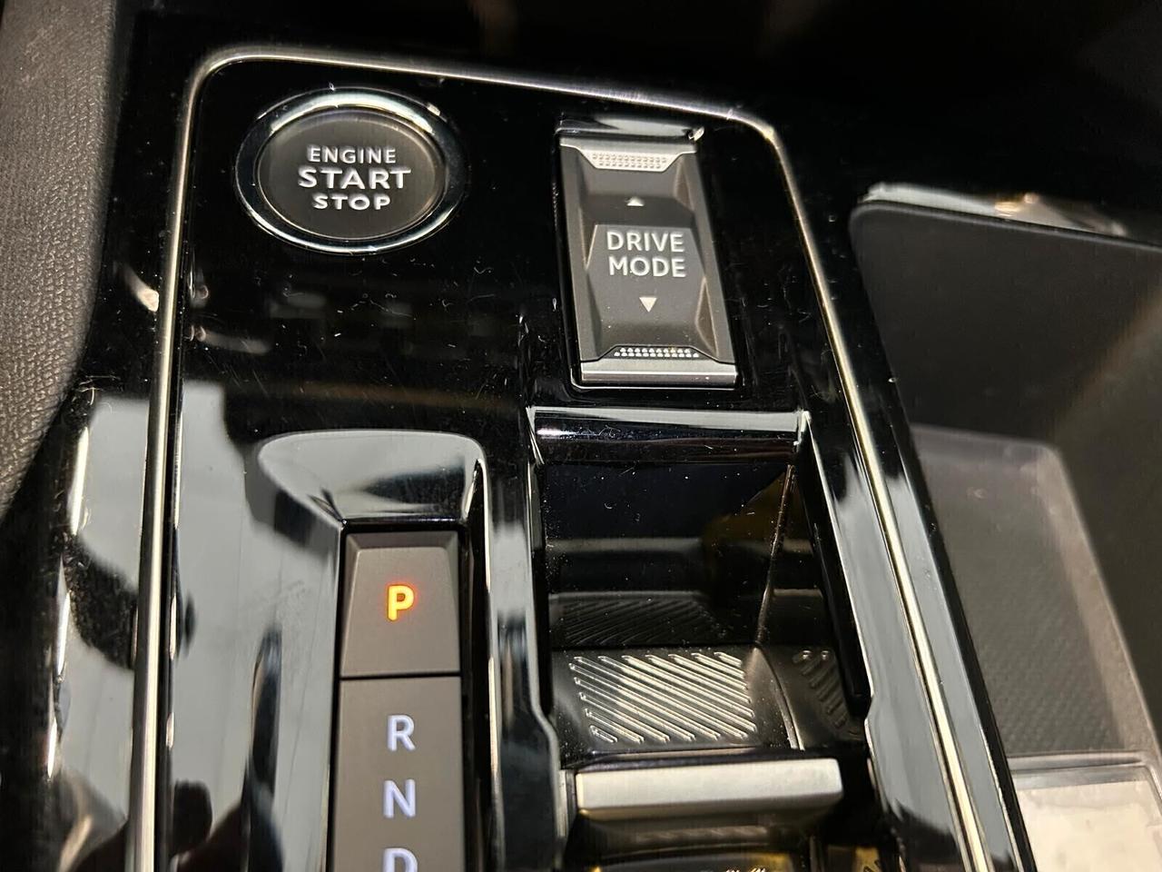 Peugeot 3008 ALLURE PACK BlueHDi 130 EAT8 SPOTICAR