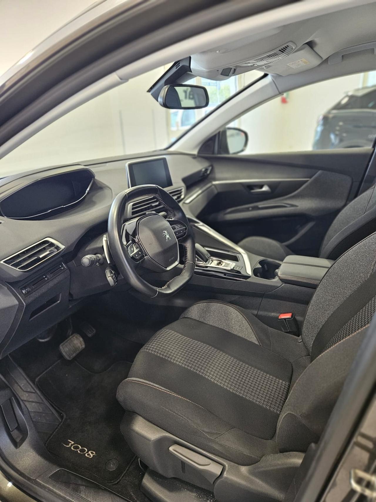 Peugeot 3008 BlueHDi 130 S&S EAT8 Business