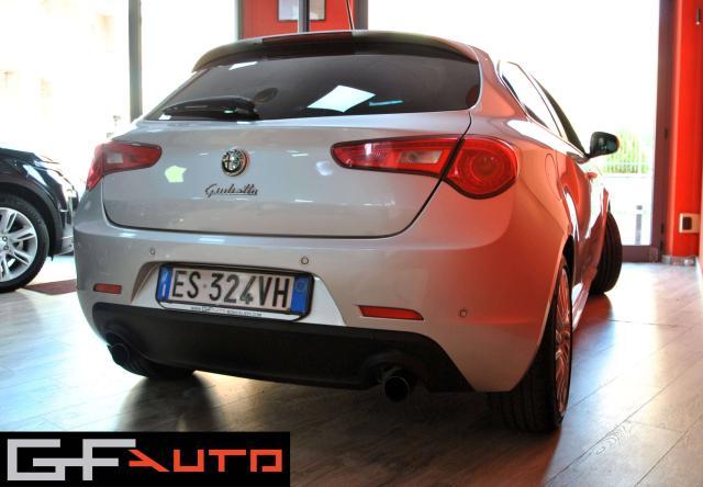 Alfa Romeo Giulietta Giulietta III 2010 1750 tbi Quadrifoglio Verde 235cv
