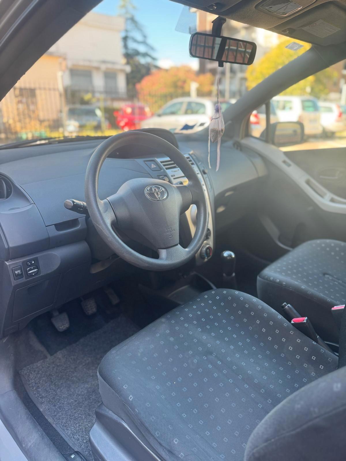 Toyota Yaris Verso 1.3i 16V cat Luna '03